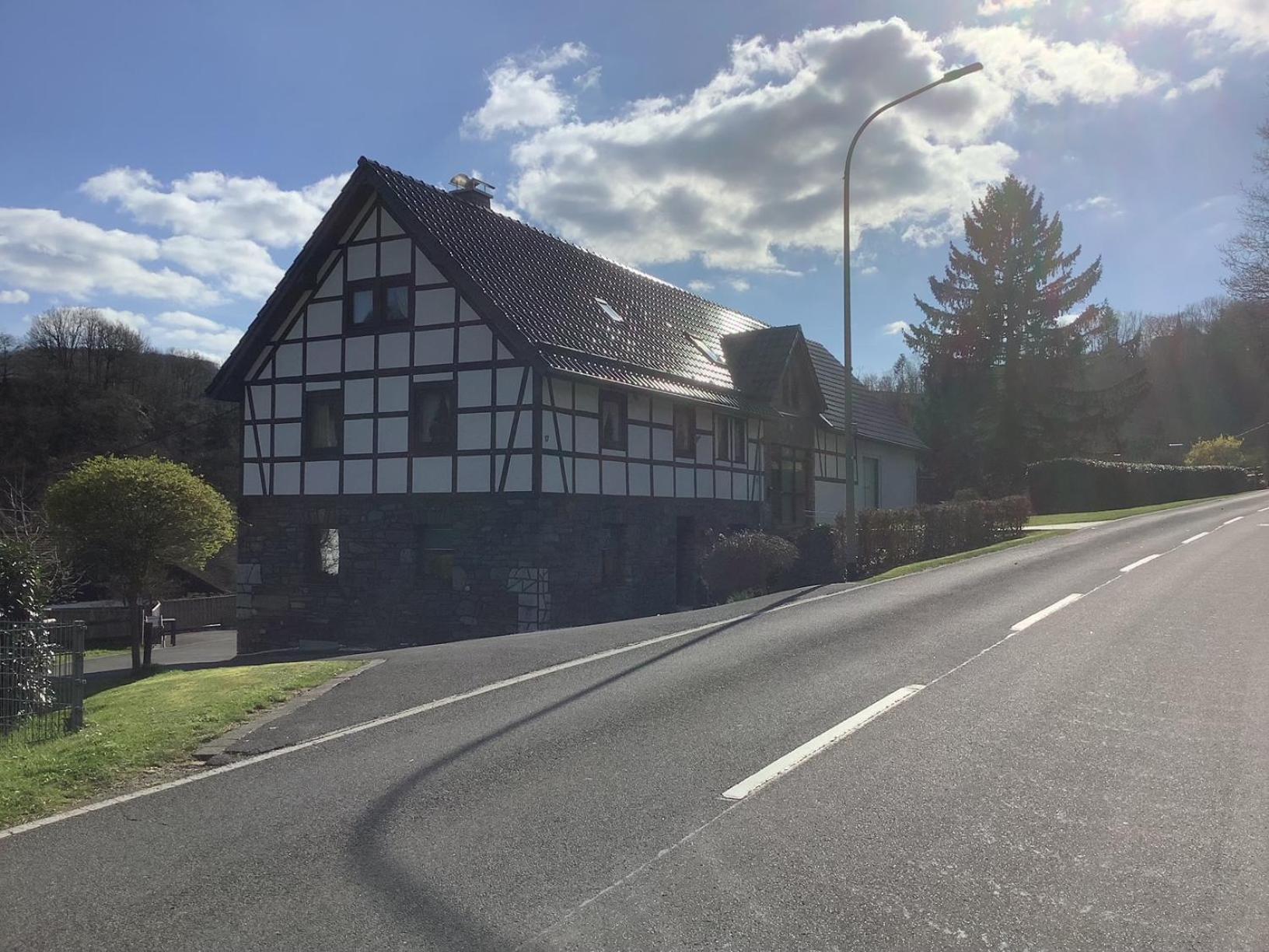 Berg Blick Eifler Bauernhaus Modern Restauriert Зимерат Екстериор снимка
