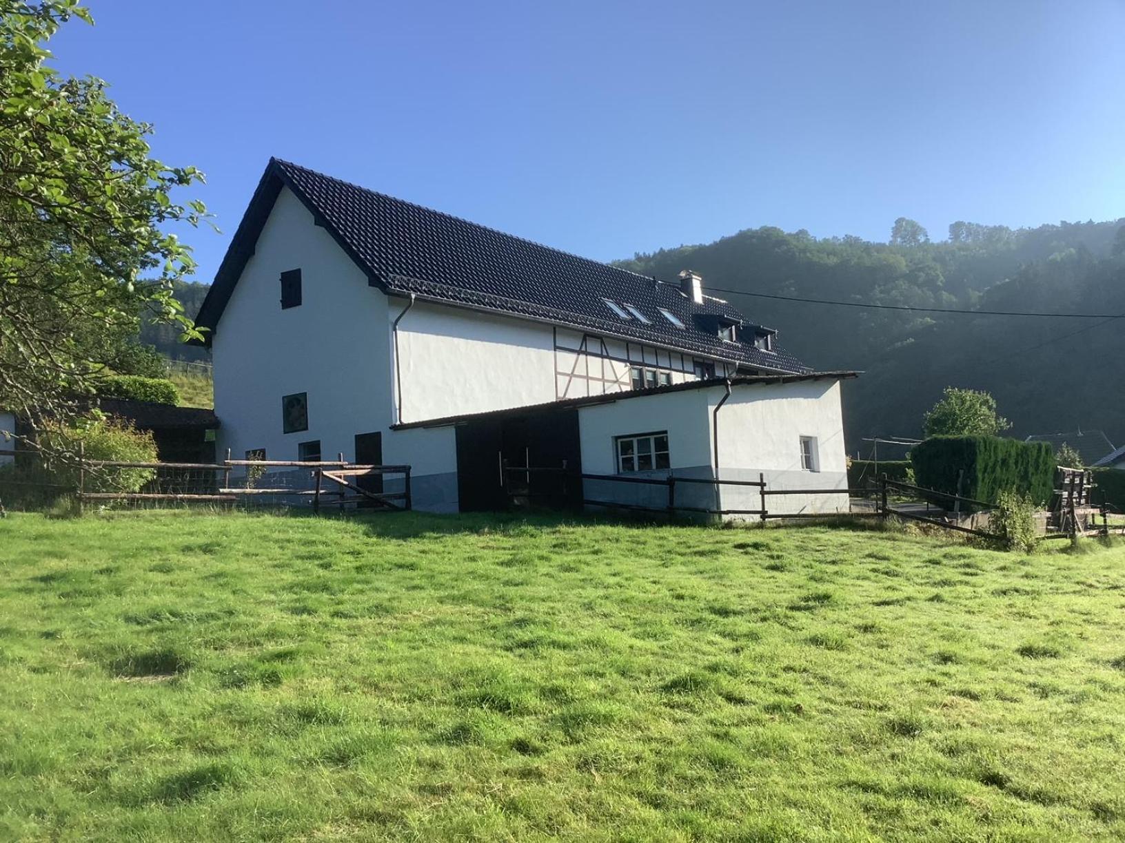 Berg Blick Eifler Bauernhaus Modern Restauriert Зимерат Екстериор снимка